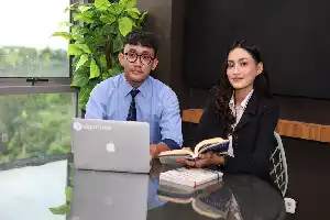Melampaui Visual: Mengapa UI/UX Adalah Kunci Solusi Digital Masa Depan