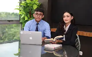 Melampaui Visual: Mengapa UI/UX Adalah Kunci Solusi Digital Masa Depan