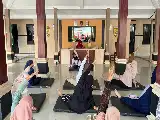 Tingkatkan Kesiapan Persalinan, Mahasiswa Fisioterapi UMS Latih Senam Hamil Ibu di Sukoharjo