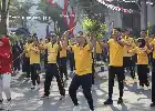 Rayakan HUT RI ke-81, Polrestabes Surabaya dan Warga Pererat Kebersamaan Lewat Lomba Tradisional