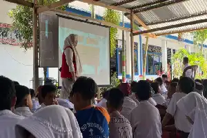 Tanamkan Perilaku Hidup Sehat, Siswa SDN 7 Benteng Dibekali Edukasi Pencegahan Cacingan