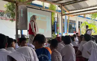 Tanamkan Perilaku Hidup Sehat, Siswa SDN 7 Benteng Dibekali Edukasi Pencegahan Cacingan