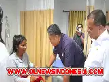 Kunjungi Siswa Korban Keracunan Makan Bergizi Gratis di Berastagi, Kepala BGN Ungkap Kelalaian Prosedur