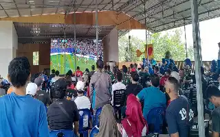 Memadukan Sepak Bola dan Alam: Keseruan Warga Sekupang Nobar Piala Dunia di Lembah Pelangi
