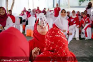 Meriahkan HUT RI, PERWOSI Pasuruan dan RSUD Grati Kampanyekan Hidup Sehat Lewat Senam Bersama