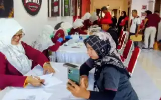 Peringati Bulan Bung Karno, DPC PDI Perjuangan Magetan Gelar Cek Kesehatan Gratis untuk Warga