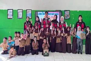 Tekan Kasus Gigi Berlubang, Mahasiswa KKN-PK Unhas Edukasi Siswa SDN 5 Benteng