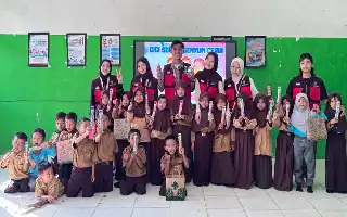 Tekan Kasus Gigi Berlubang, Mahasiswa KKN-PK Unhas Edukasi Siswa SDN 5 Benteng