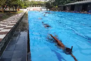 Tingkatkan Kesiapsiagaan Tempur, Prajurit Yonbekpal 1 Marinir Gelar Latihan Renang Rutin