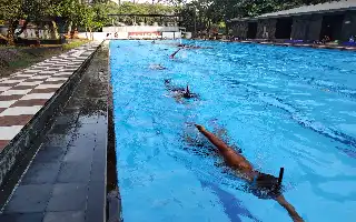 Tingkatkan Kesiapsiagaan Tempur, Prajurit Yonbekpal 1 Marinir Gelar Latihan Renang Rutin