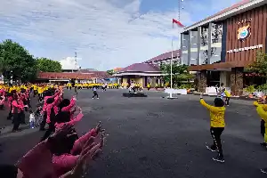 Polres Ternate Gelar Olahraga Bersama Jelang Peringatan Hari Bhayangkara ke-80