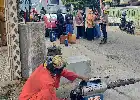 Antisipasi Penyebaran Penyakit Nyamuk, Dinkes dan Bhabinkamtibmas Kediri Gencarkan Fogging