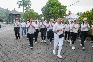 Dorong Pola Hidup Sehat, TP PKK Badung Rutinkan Agenda Jalan Sehat dan Cek Kesehatan Gratis