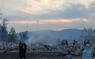 Diduga Korsleting, Kebakaran Besar Luluhlantakkan 70 Rumah Adat Kasepuhan Cipta Mulya Sukabumi
