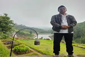 Dedikasi Rudi Suharya: Menyeimbangkan Puncak Bisnis dengan Pengabdian Sosial di Sukabumi