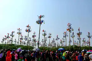 Lebih dari Sekadar Kemeriahan: Mengungkap Sejarah dan Nilai Gotong Royong dalam Lomba 17 Agustus