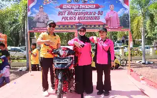 Polres Mukomuko Gelar Senam Bersama dan Doorprize Sambut Hari Bhayangkara ke-80