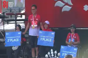 Apresiasi Semangat Inklusif, Menkes Budi Gunadi Serahkan Penghargaan Juara Kursi Roda Merdeka Run 2026