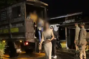 Gelar Operasi Yustisi, Tim Gabungan Padang Amankan Sembilan Pengunjung Hiburan Malam Tanpa KTP