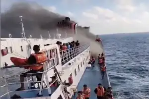 KM Mutiara Sentosa II Terbakar di Perairan Sumenep, Evakuasi Penumpang Tengah Berlangsung