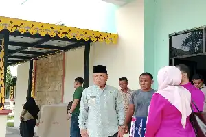 Pastikan Layanan Kesehatan Optimal, Bupati Meranti H. Asmar Besuk Warga di RSUD Dorak