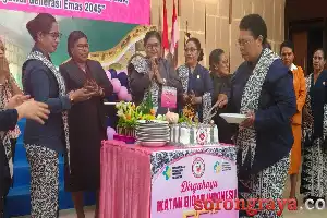 HUT Ke-75 IBI di Sorong: Bidan Jadi Pilar Utama Tekan Stunting dan Kawal Generasi Emas 2045