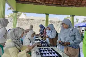 Gandeng IROPIN, LAZISNU Salurkan 1.000 Kacamata Gratis untuk Guru Ngaji di Jombang