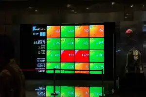 Kinerja Sektor Teknologi di BEI: Antara Penguatan Indeks dan Tantangan Efisiensi