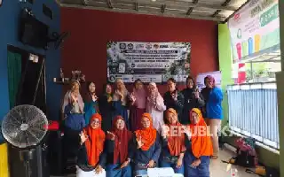 Dorong Ekonomi Kreatif, UBSI Latih Warga Bekasi Strategi Branding Produk Daur Ulang