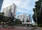 Bersepeda atau Jalan Kaki? Ini Pilihan Olahraga Terbaik untuk Menjaga Kesehatan Sendi Lutut