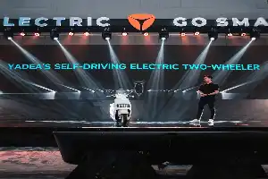Perlombaan Teknologi Motor Self-Balancing: Visi Otonom Yadea dan Lompatan Komersial OMOWAY