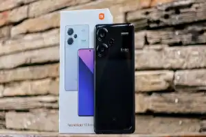 Rekomendasi Smartphone Terjangkau untuk Pelajar: Fokus pada Kenyamanan Mata dan Kapasitas Memori