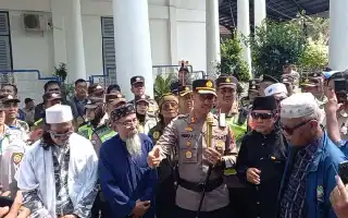 [REWRITE] Warga Margadana Tolak Keberadaan Tempat Hiburan Malam Helen's Night Mart di Kota Tegal - SuaraBaru.id